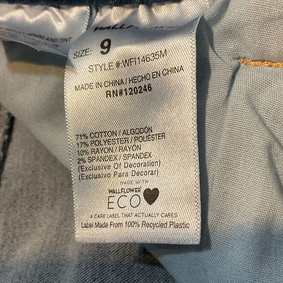 WallFlower High-Rise Skinny Capri Jeans, 17" Inseam, Holly - Picture 6 of 6